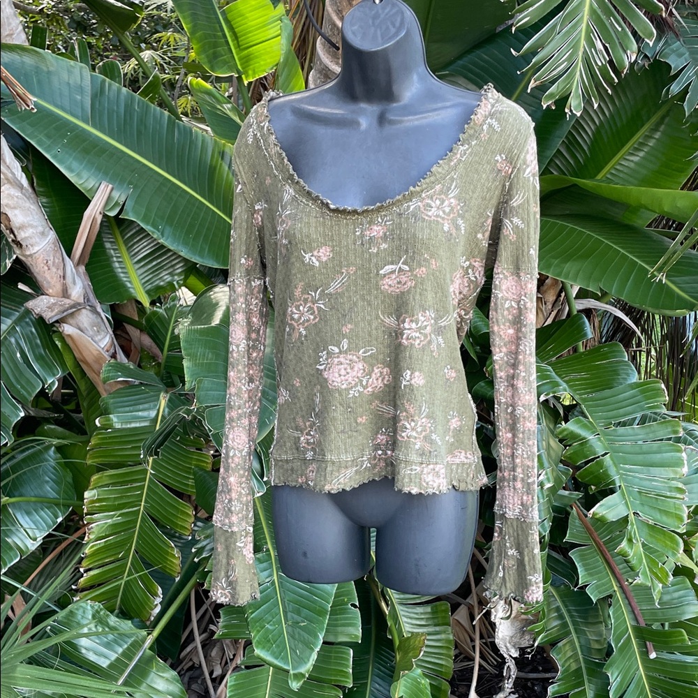We the free floral scoop neck, long sleeve tea